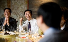 Sếp cũ mời cả nhóm đi ăn rồi đột nhiên biến mất, tôi âm thầm trả hóa đơn hơn 19 triệu đồng: Một tuần sau nhận được email không ngờ tới