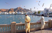 Vì sao Iran nã tên lửa vào tất cả các nước vùng Vịnh trừ “Thụy Sĩ của Trung Đông”?