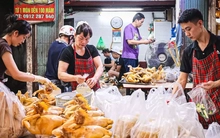 Hà Nội: Thưa vắng khách chợ đồ lễ cúng Rằm tháng Giêng