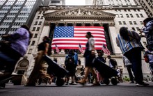 Nền kinh tế số 1 thế giới chịu áp lực chưa từng có: Lạm phát sẽ tăng gấp đôi, làn sóng đóng băng tuyển dụng bóp nghẹt gần 170 triệu lao động