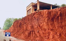 Chạy đua tiến độ, nhà dân chênh vênh mép vực