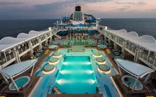 Ác mộng của nhà giàu: Hàng ngàn hành khách đang mắc kẹt trên các du thuyền tại Trung Đông, không thể đi tiếp cũng không thể về nhà