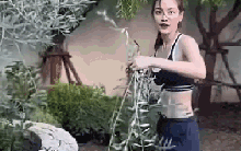 Đại mỹ nhân ở dinh thự 55 tỷ, mê “trồng rau nuôi cá”: Vibe chữa lành mạnh mẽ tràn màn hình