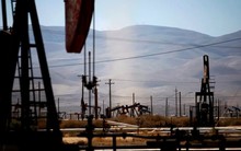 Là ‘ông trùm’ dầu mỏ thế giới, bơm hàng chục triệu thùng dầu mỗi ngày nhưng vì sao giá xăng tại Mỹ vẫn tăng chóng mặt giữa xung đột với Iran?