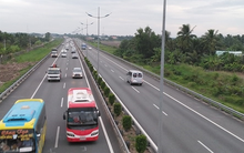 Công an cảnh báo tới các tài xế dừng đỗ xe trên quốc lộ 1A: Có nguy cơ mất sạch tài sản