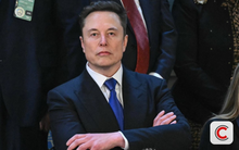 Nóng: Elon Musk bị kiện tập thể