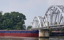 Tàu hàng va vào cầu Ghềnh, 6 người bị thương, đường sắt Bắc – Nam tạm gián đoạn