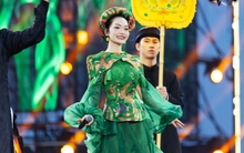 “Ngọc nữ Quan họ” SN 2004 mang cả đoàn rước 12 ngựa, tái hiện lễ hội Bắc Bộ tại sân khấu có 50.000 khán giả