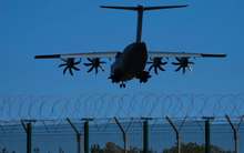 Pháp gia nhập loạt đồng minh EU không cho máy bay quân sự Mỹ mượn đường để tấn công Iran, 'anh cả' châu Âu lục đục việc để Mỹ sử dụng căn cứ: Washington nói gì?