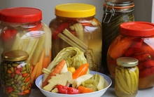 Ai cũng tưởng đồ chiên rán nguy hiểm nhất, nhưng “kẻ đứng đầu” gây ung thư đại trực tràng lại là món quen mặt này