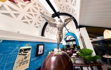 Khám phá “lớp học hàng không” do bậc thầy kiến trúc Bill Bensley thiết kế tại sân bay Phú Quốc