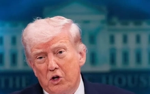 Tổng thống Trump tuyên bố Mỹ sẽ chặn các tàu thuyền đi qua eo biển Hormuz