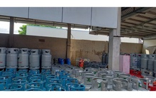 Vì sao giá xăng dầu giảm mạnh, giá gas vẫn ở mức cao?