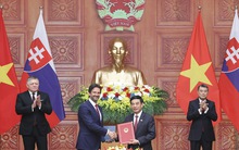 Việt Nam, Slovakia trao nhiều văn kiện hợp tác quan trọng