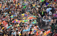 Số người chết trong dịp Tết té nước Songkran ở Thái Lan tiếp tục tăng mạnh