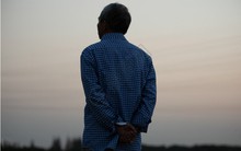 Có lương hưu 30 triệu đồng/tháng, cụ ông 62 tuổi nhất quyết không thay con trai trả tiền vay mua nhà: "Không phải nghĩa vụ của tôi"