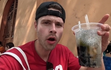 Chỉ lệch một âm tiết tiếng Việt, anh Tây khiến cả quán giải khát bối rối vì món không có trong thực đơn