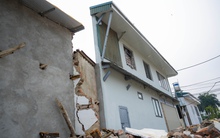 Cận cảnh loạt nhà siêu mỏng, siêu méo trên tuyến đường 500m ở Hà Nội