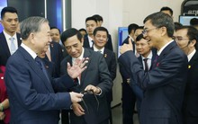 Tổng Bí thư, Chủ tịch nước trải nghiệm sản phẩm ứng dụng AI ở biểu tượng của “Con đường tơ lụa số” TQ