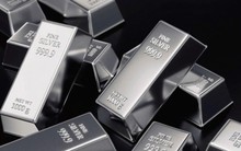 Tăng 140% trong 1 năm qua, nhà đầu tư lâu dài hưởng lợi lớn: Kim loại anh em của vàng vươn lên, khẳng định tiềm năng tích trữ dài hạn