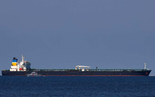 Tàu chở khoảng 1,5 triệu thùng dầu nghi của Nga bất ngờ được thả sau khi bị vây bắt, đi thẳng đến một nước châu Á