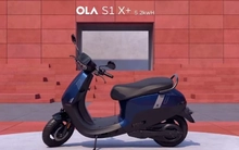 Xe máy điện đi được hơn 300 km/lần sạc, giá quy đổi ngang Honda Vision