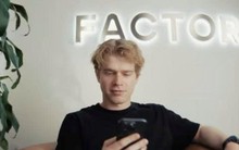 Bị “thách” nghỉ học để mở công ty, thanh niên trẻ tuổi đã tạo lập startup AI định giá 1,5 tỷ USD