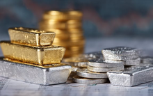 Quỹ vàng lớn nhất thế giới liên tiếp "gom" hàng, quỹ bạc ngược chiều bán ròng