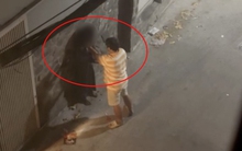 Phẫn nộ clip cô gái bị gã đàn ông hành hung, dở trò đồi bại trong hẻm vắng ở TP.HCM: Danh tính nghi phạm