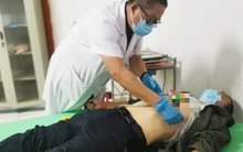 Ai mạnh khỏe hơn giữa người chăm uống nước lọc và người chăm uống trà? Cứ nhìn người đàn ông này là rõ!