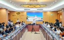 'Ngân hàng Nhà nước thảo luận việc nới quy định cho vay/huy động, tạo điều kiện giảm lãi suất'