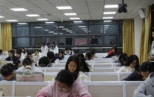 Lối thoát cho sinh viên ngành Ngôn ngữ: Mô hình "Ngoại ngữ + X" và 3 kỹ năng để không bị AI thay thế