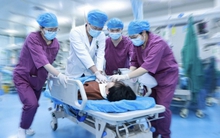 Cô gái 26 tuổi đau họng vào viện nhưng 1 tiếng sau qua đời, bác sĩ cảnh báo: “Đừng xem nhẹ biểu hiện giống cảm cúm, viêm họng”