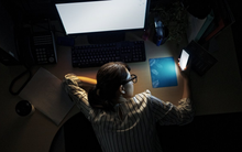 "Khác gì Squid Game đâu": Người Trung Quốc chua chát - “Giờ tôi nằm thẳng rồi, thích thì cứ sa thải đi"