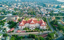 Chỉ một tháng tại nước giáp Việt Nam: Giá xăng tăng 80%, điện tăng 115%, nước tăng 43,7%