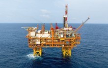 'Mỏ dầu' không bao giờ cạn giúp láng giềng Việt Nam thu về hàng tỷ USD, bất chấp Mỹ siết chặt xuất khẩu