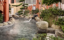 Học người Nhật, áp dụng một liệu pháp đặc biệt giúp giảm nguy cơ đột quỵ, nhồi máu cơ tim: Tắm khoáng nóng mỗi ngày!