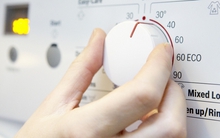 Một nút bấm trên máy giặt khiến tiền điện tăng đáng kể: Nhiều người dùng không hề hay biết