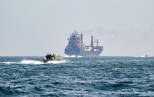 Iran báo tin không lành tới thế giới về eo biển Hormuz, tuyên bố "không có ngoại lệ"