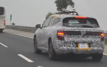 SUV mới toanh của VinFast lăn bánh trên đường