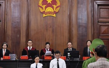 Bắt đầu xét xử 22 bị cáo "phù phép" khu đất 39-39B Bến Vân Đồn