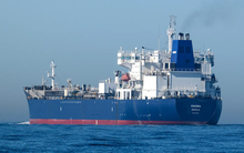 Bị tàu hải quân một nước G7 bám đuôi, Nga điều ngay tàu chiến nặng gần 3.700 tấn hộ tống 2 tàu chở dầu bị trừng phạt qua vùng biển châu Âu, thách thức mọi lời đe dọa