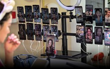 Khó thở, nôn mửa sau livestream: Cái giá phải trả để được "nhìn thấy" trong nền kinh tế chú ý
