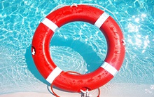 Nổi nhờ "phao ngoại"?