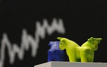 “Hàng nóng” trên TTCK: Nên mừng hay lo?