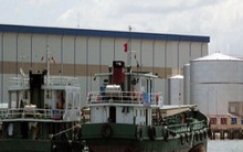 Bắt giữ tàu chở dầu số lượng lớn không chứng từ hợp lệ