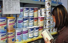 Vì sao sữa nhập khẩu đắt hơn sữa sản xuất trong nước?