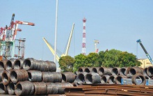 Phát hiện vụ xuất lậu 9 container phế liệu thép