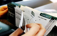 Máy bay vắng khách, ê hề giá rẻ