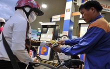 Xăng Việt Nam đắt hơn Mỹ: Doanh nghiệp cười, người tiêu dùng mếu!